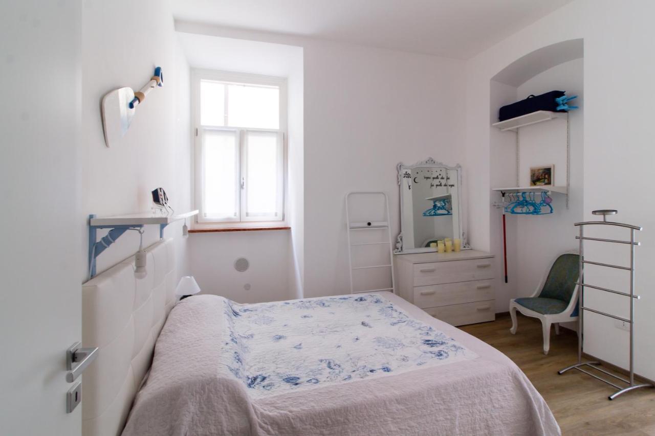 Casa Riva - Bilocale In Centro Storico Apartment Екстериор снимка